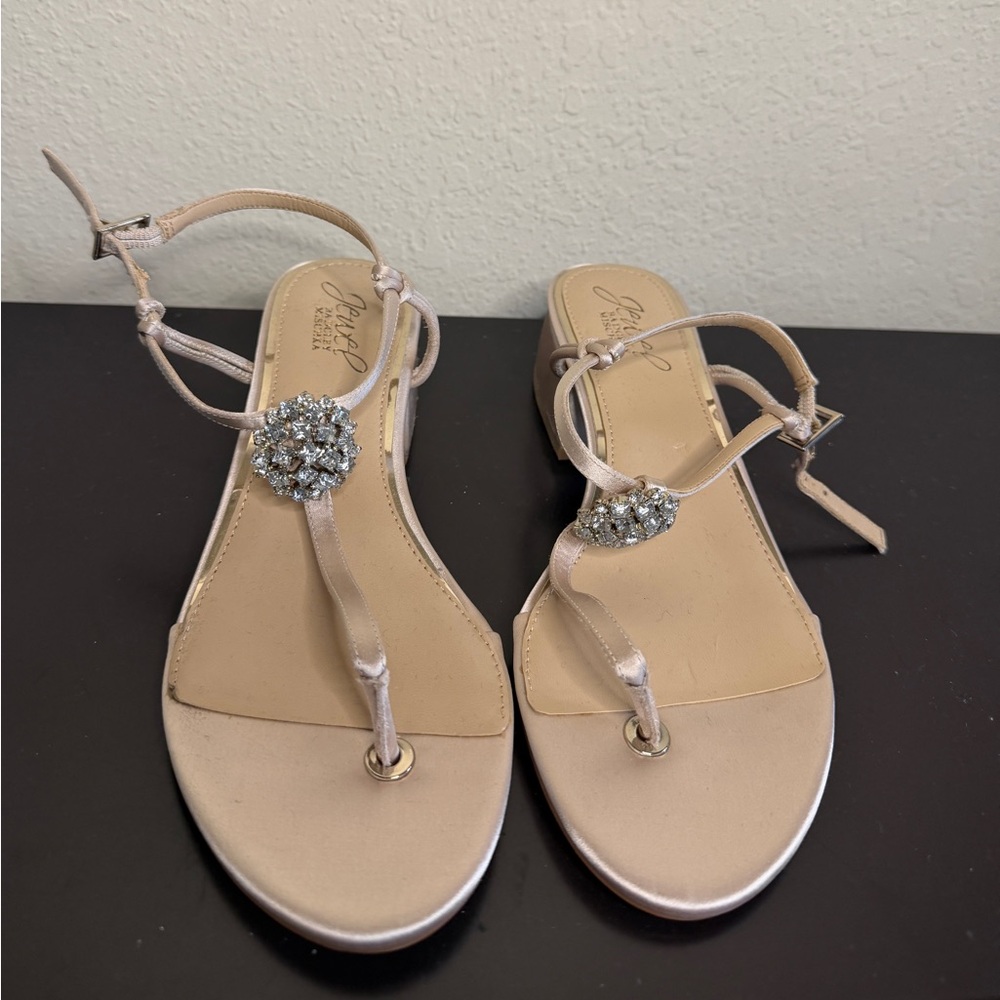 NWOT Jewel Badgley Mischka Crystal Satin Champagne Heels Size 6
